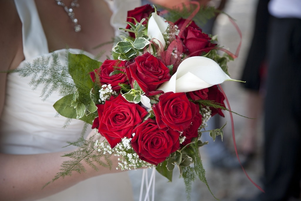 Brautstrauß mit Rosen